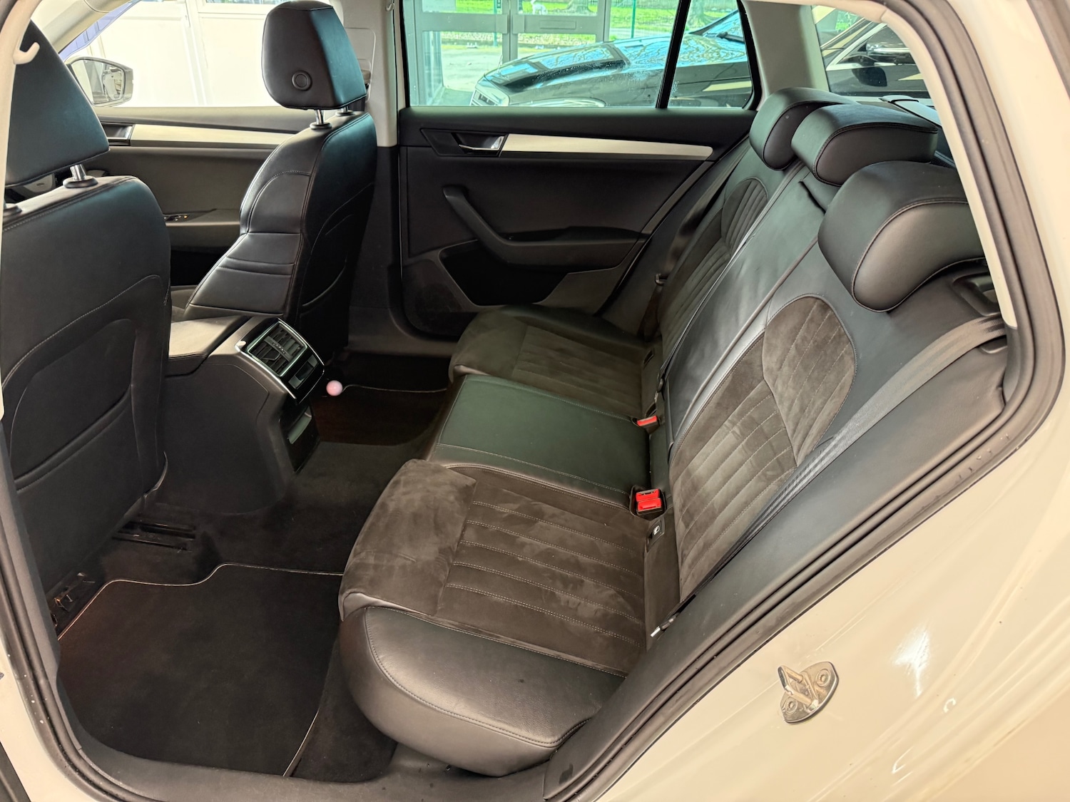 Used Skoda Superb 2015 for sale - 77639835: Photo 39