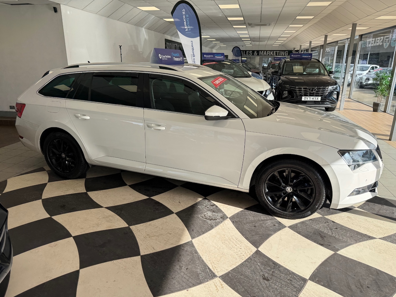 Used Skoda Superb 2015 for sale - 77639835: Photo 4