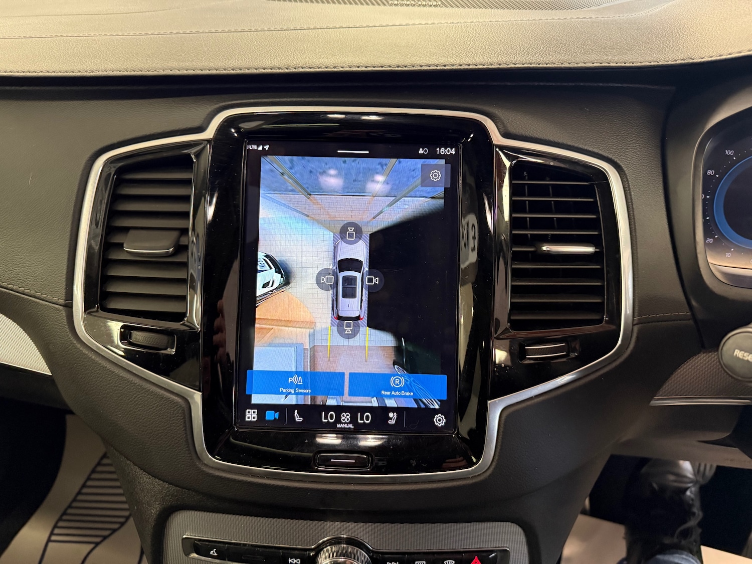 Used Volvo XC90 2023 for sale - 77640383: Photo 29