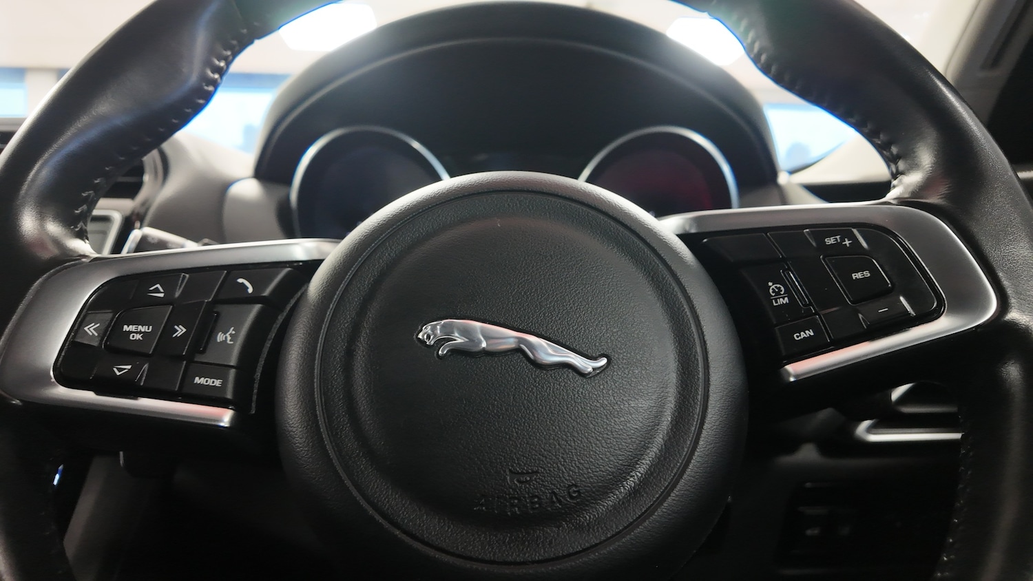 Used Jaguar F-Pace 2017 for sale - 77272554: Photo 17