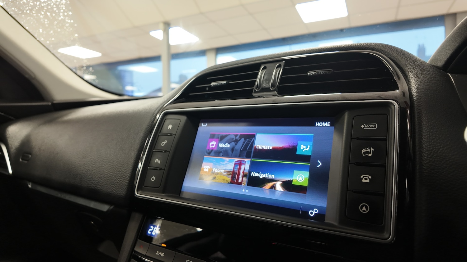 Used Jaguar F-Pace 2017 for sale - 77272554: Photo 18