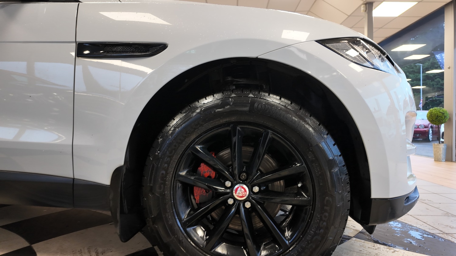 Used Jaguar F-Pace 2017 for sale - 77272554: Photo 8