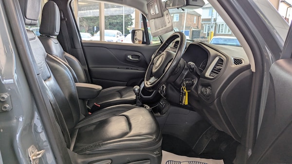 Used Jeep Renegade 2017 for sale - 75638107: Photo 11