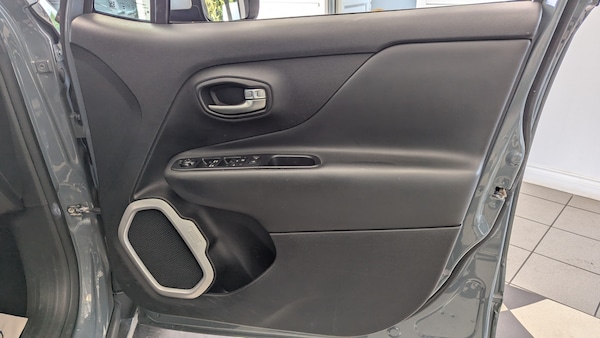 Used Jeep Renegade 2017 for sale - 75638107: Photo 23