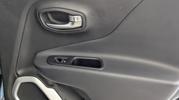 Used Jeep Renegade 2017 for sale - 75638107: Photo 32