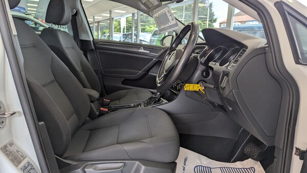 Used Volkswagen Golf 2019 for sale - 74818827: Photo 10