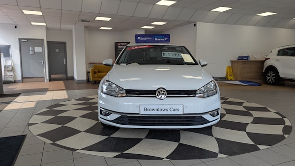 Used Volkswagen Golf 2019 for sale - 74818827: Photo 2