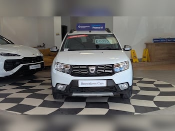 Used Dacia Sandero Stepway 2017 for sale - 79342529: Photo