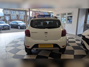 Used Dacia Sandero Stepway 2017 for sale - 79342529: Photo