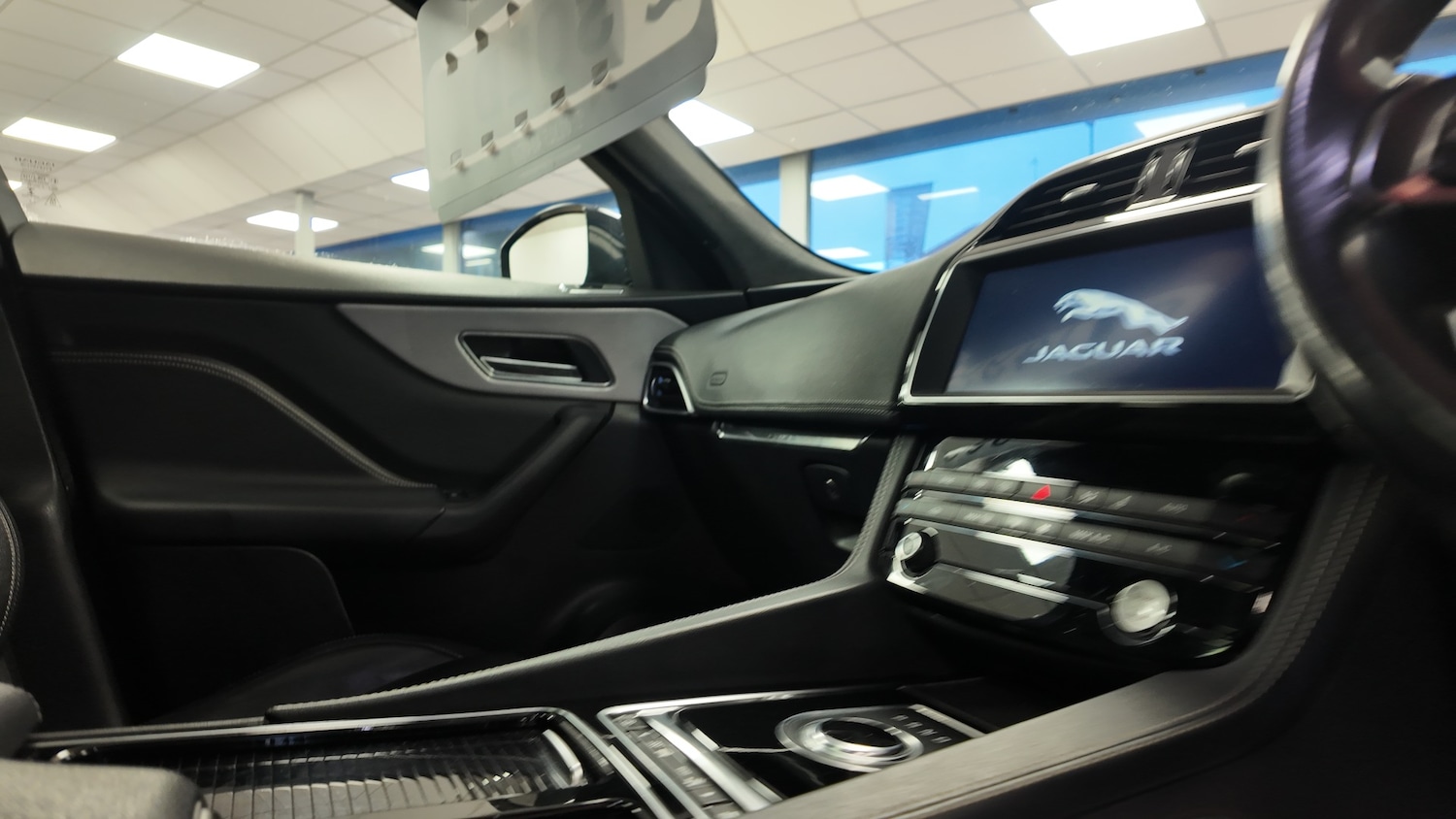 Used Jaguar F-Pace 2018 for sale - 77532342: Photo 15