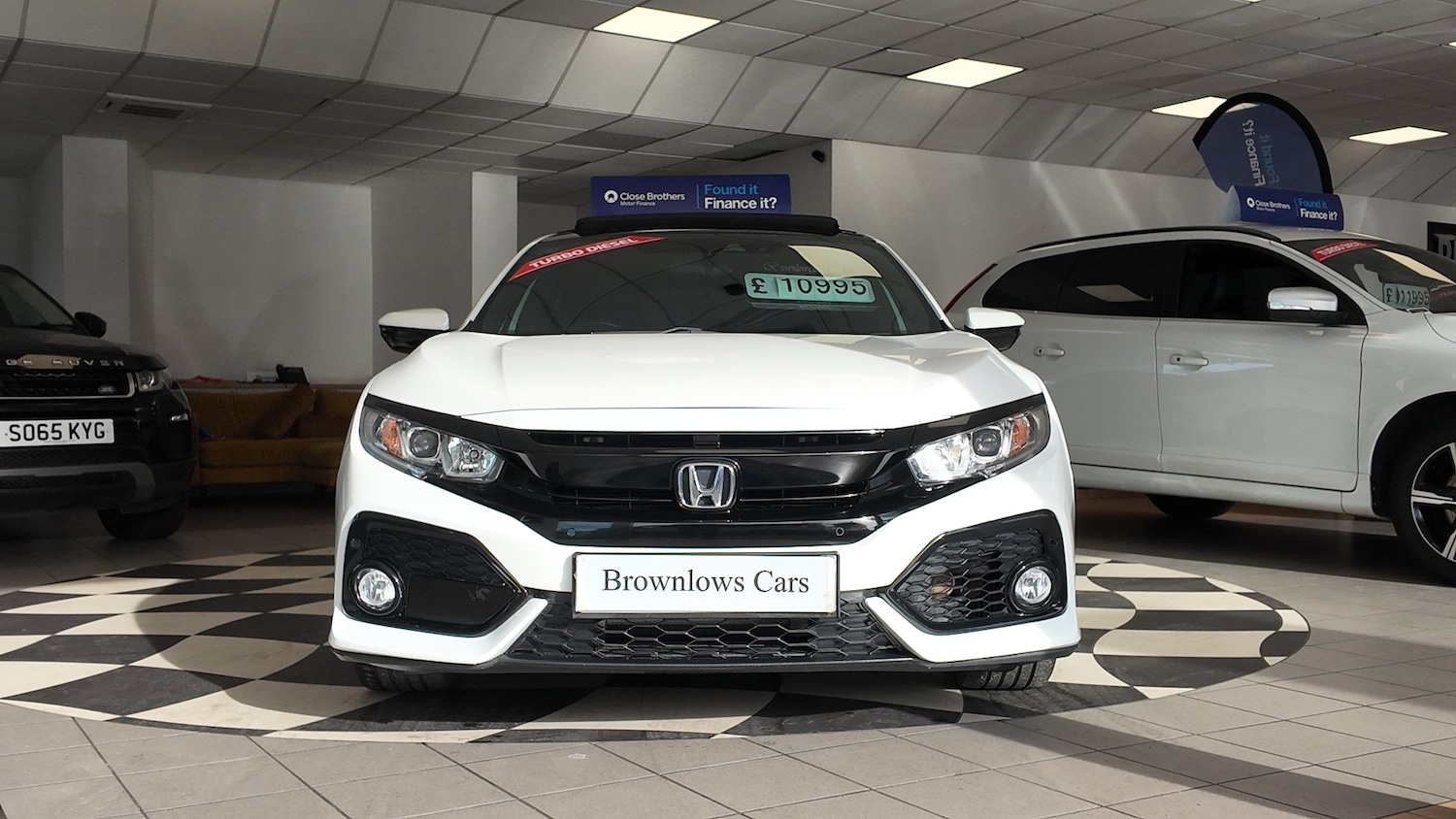 Used Honda Civic 2018 for sale - 76382403: Photo 2