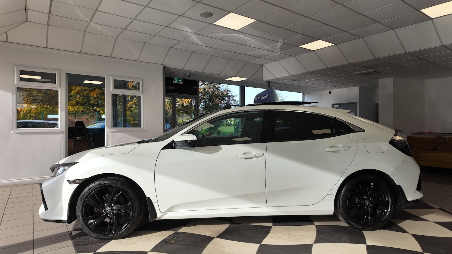 Used Honda Civic 2018 for sale - 76382403: Photo 4