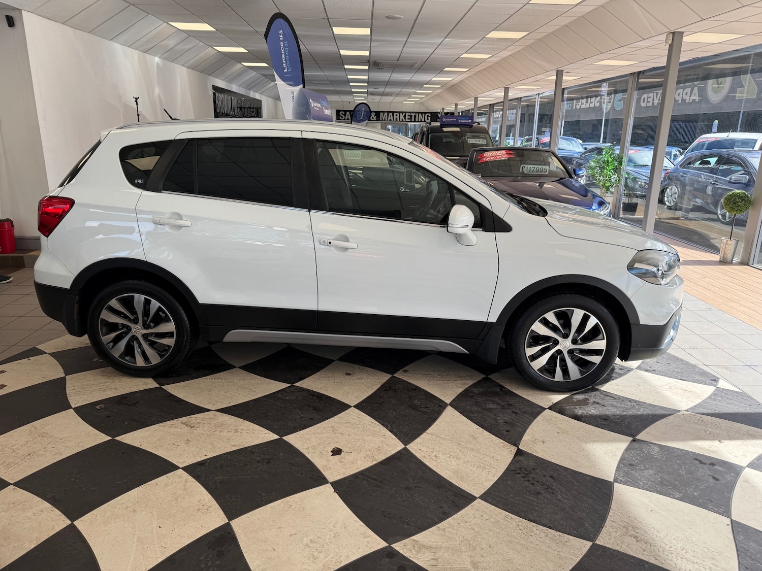 Used Suzuki SX4 S-Cross 2017 for sale - 77872069: Photo 4