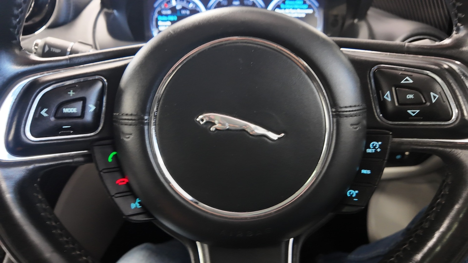 Used Jaguar XJ 2014 for sale - 76718750: Photo 15