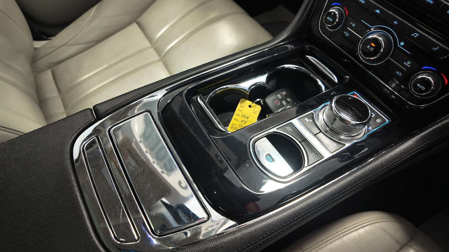 Used Jaguar XJ 2014 for sale - 76718750: Photo 19