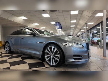Used Jaguar XJ 2014 for sale - 76718750: Photo
