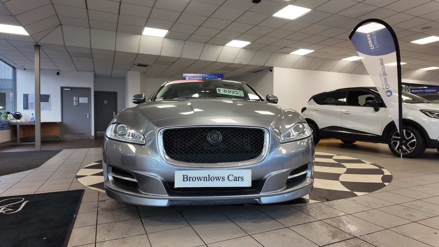 Used Jaguar XJ 2014 for sale - 76718750: Photo 2