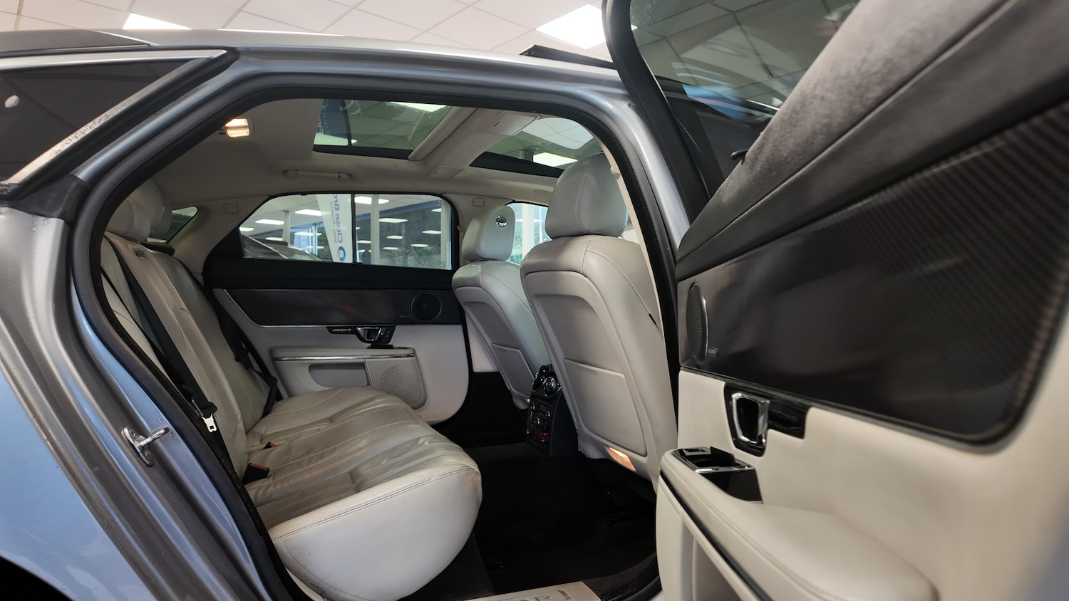 Used Jaguar XJ 2014 for sale - 76718750: Photo 25