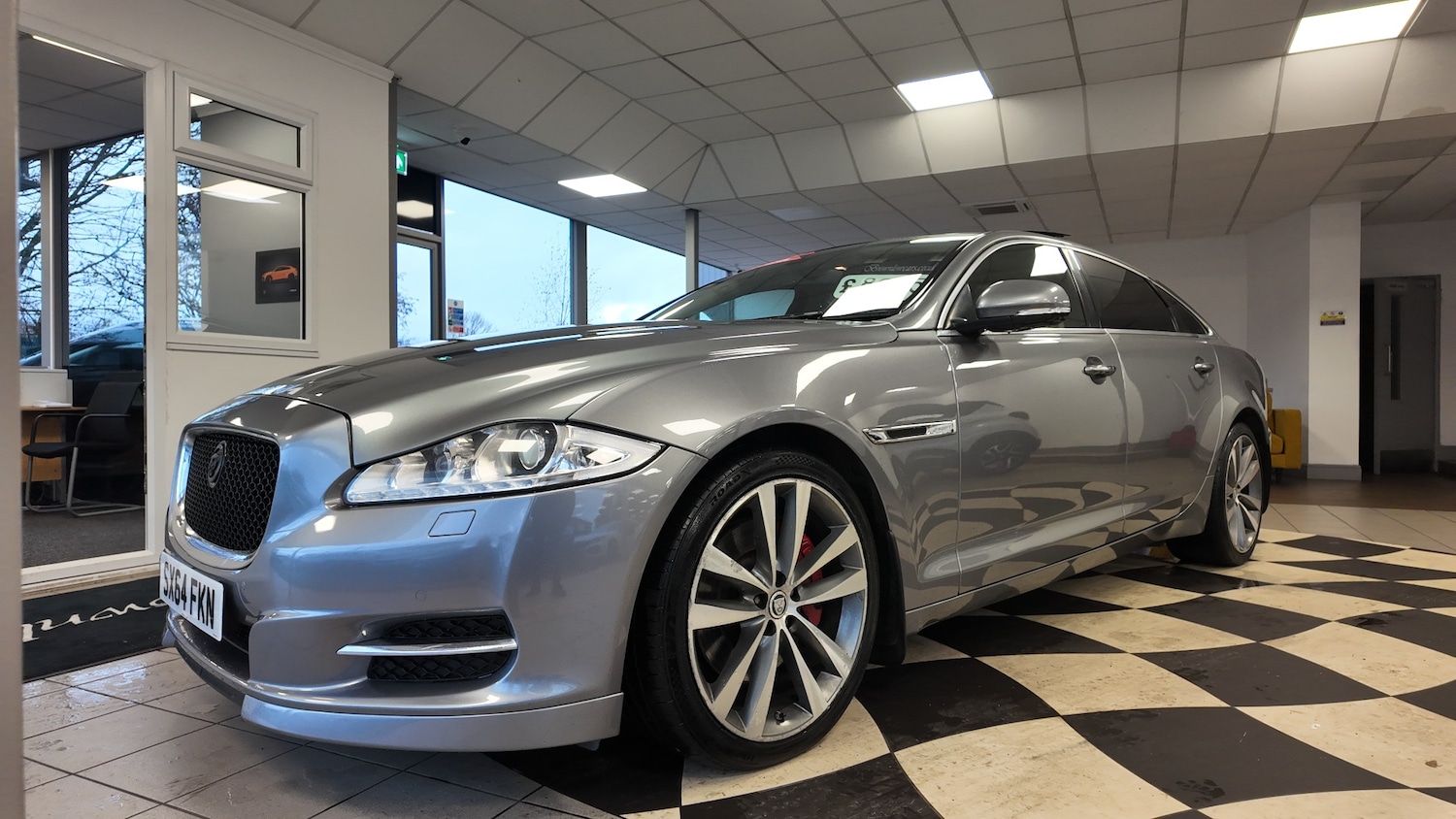 Used Jaguar XJ 2014 for sale - 76718750: Photo 3