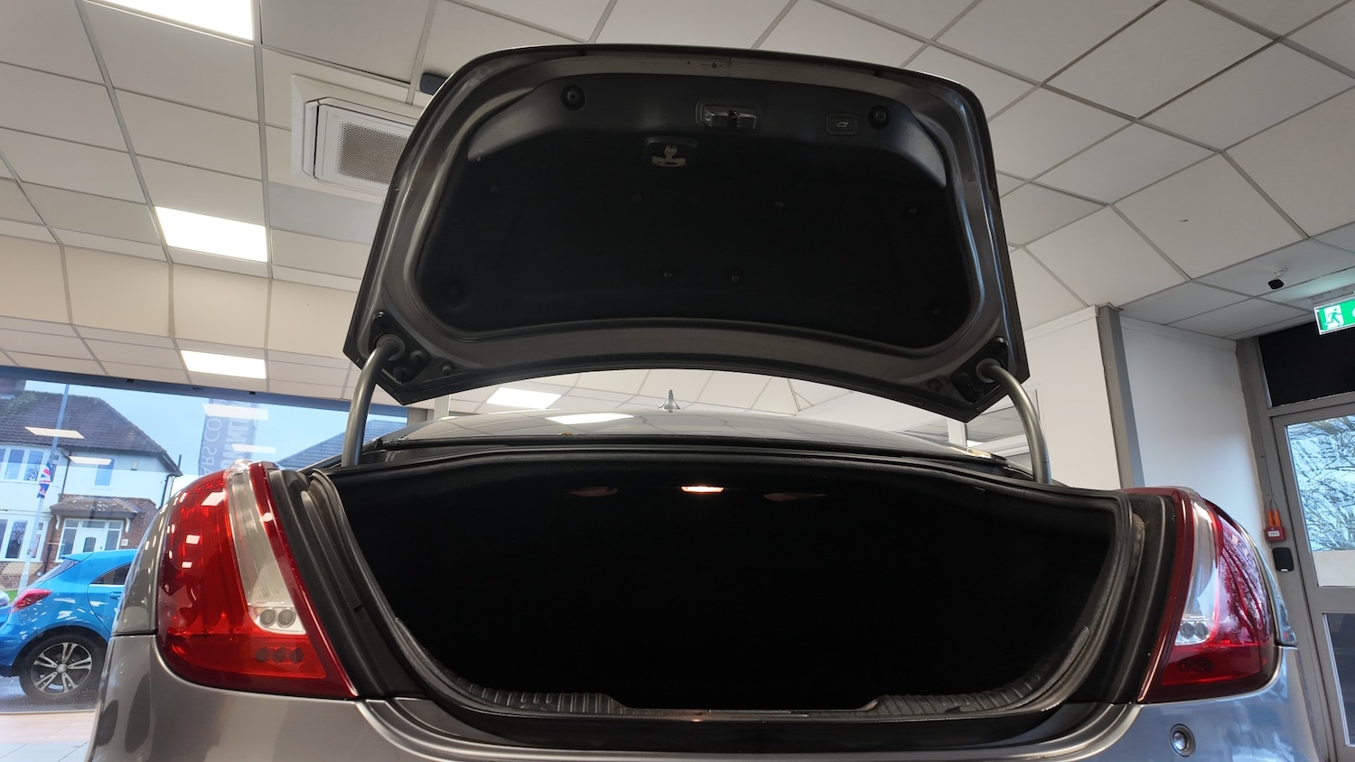 Used Jaguar XJ 2014 for sale - 76718750: Photo 33