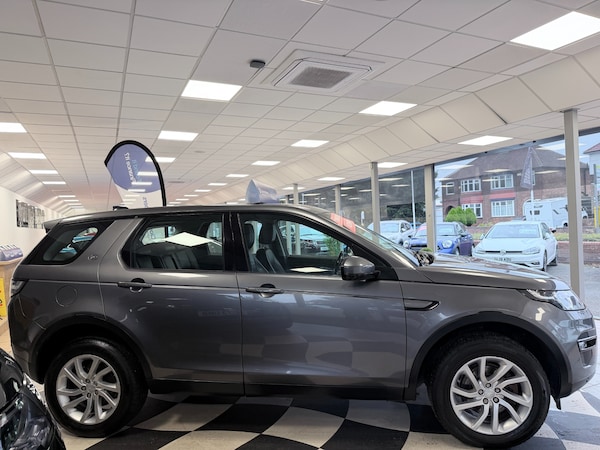 Used Land Rover Discovery Sport 2016 for sale - 76286616: Photo 6