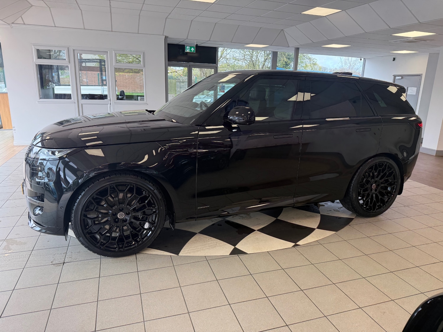 Used Land Rover Range Rover Sport 2025 for sale - 78091209: Photo 4