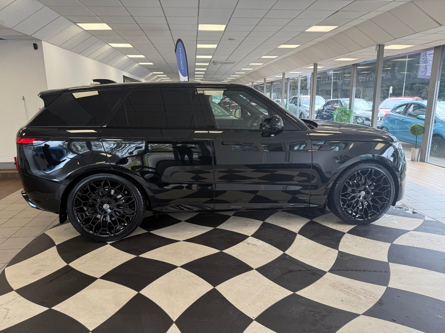 Used Land Rover Range Rover Sport 2025 for sale - 78091209: Photo 8