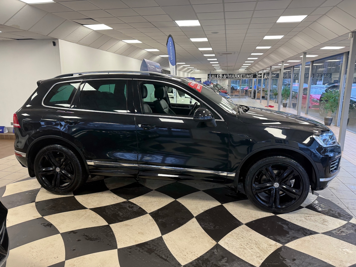 Used Volkswagen Touareg 2017 for sale - 77474573: Photo 8