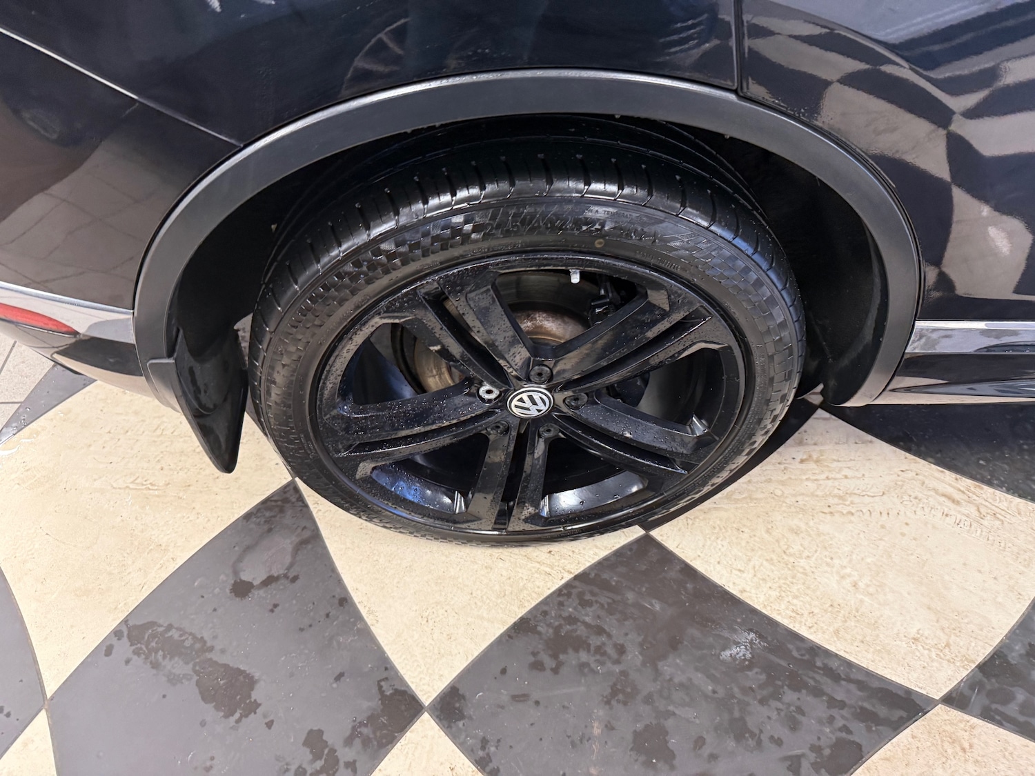 Used Volkswagen Touareg 2017 for sale - 77474573: Photo 9