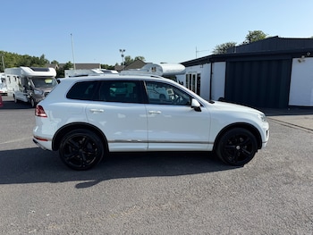Used Volkswagen Touareg 2017 for sale - 79003881: Photo