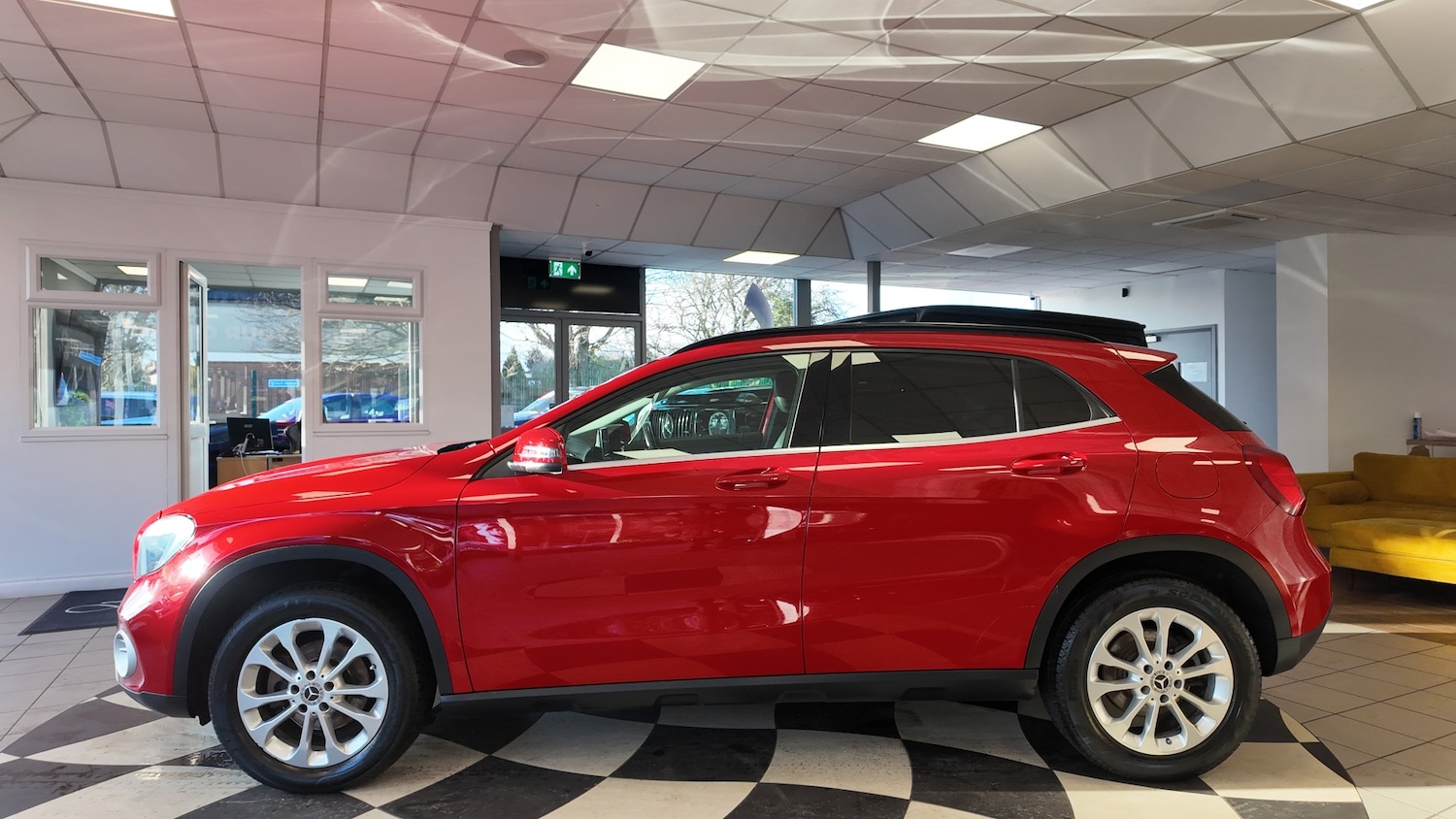 Used Mercedes-Benz GLA 2018 for sale - 76892585: Photo 4