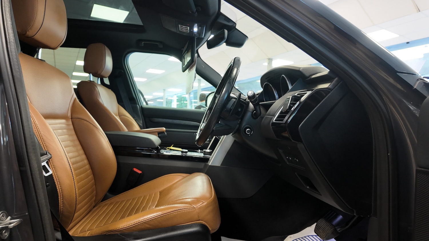 Used Land Rover Discovery 2017 for sale - 76904496: Photo 11