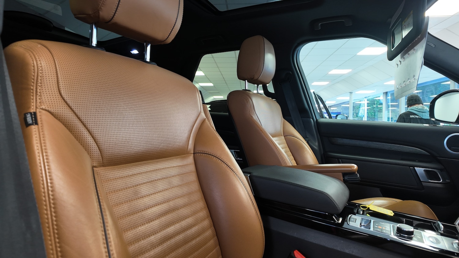 Used Land Rover Discovery 2017 for sale - 76904496: Photo 12