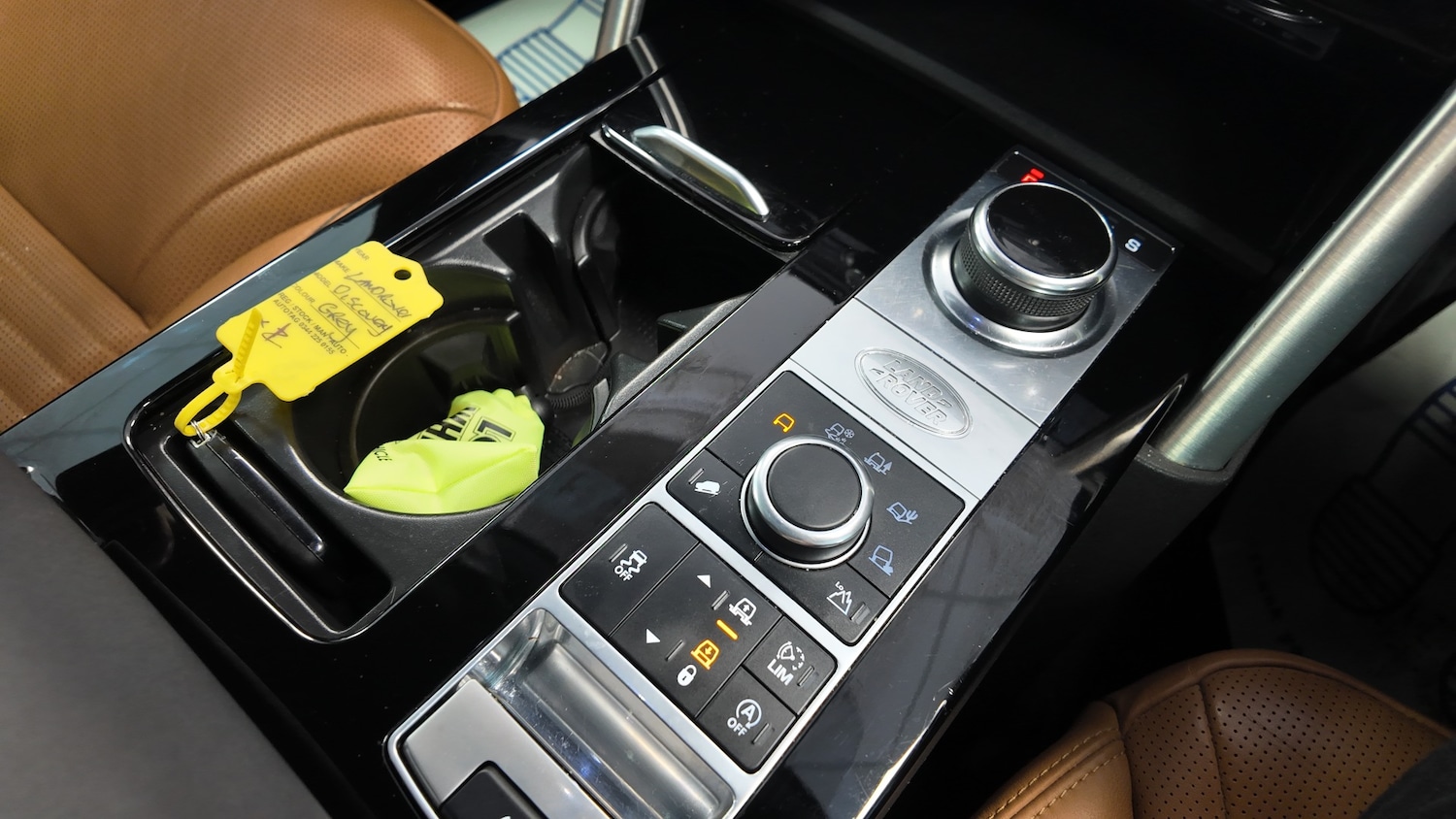 Used Land Rover Discovery 2017 for sale - 76904496: Photo 19