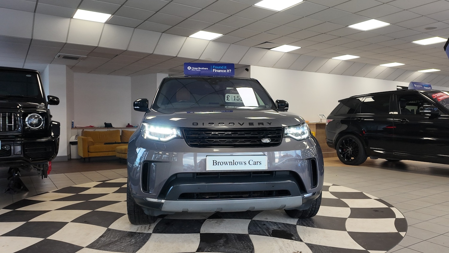 Used Land Rover Discovery 2017 for sale - 76904496: Photo 2