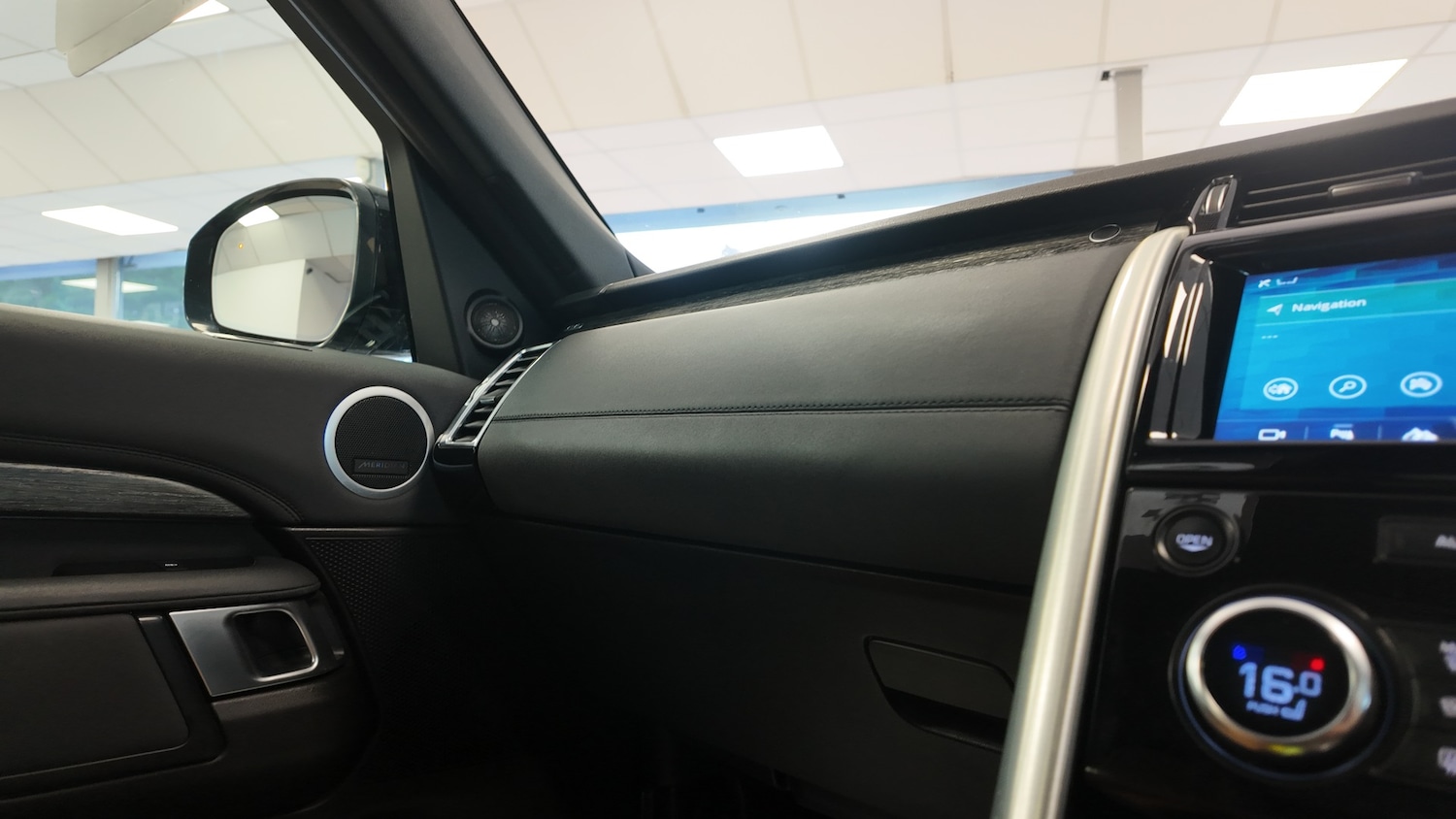 Used Land Rover Discovery 2017 for sale - 76904496: Photo 20