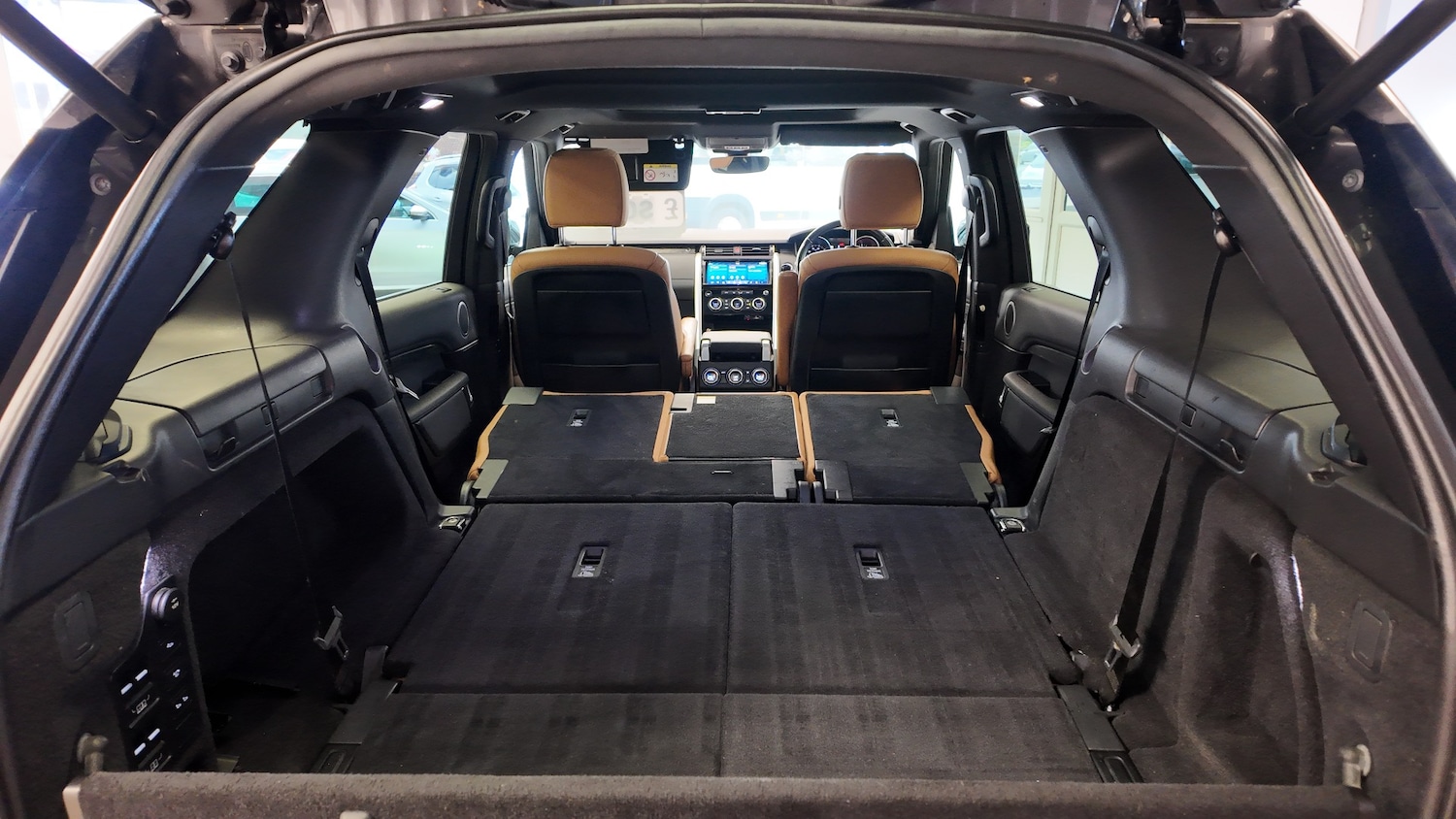 Used Land Rover Discovery 2017 for sale - 76904496: Photo 40