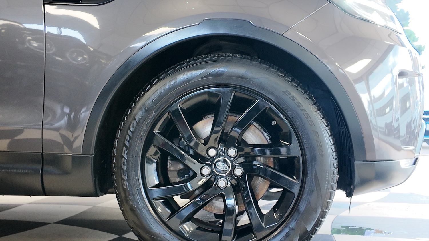 Used Land Rover Discovery 2017 for sale - 76904496: Photo 7