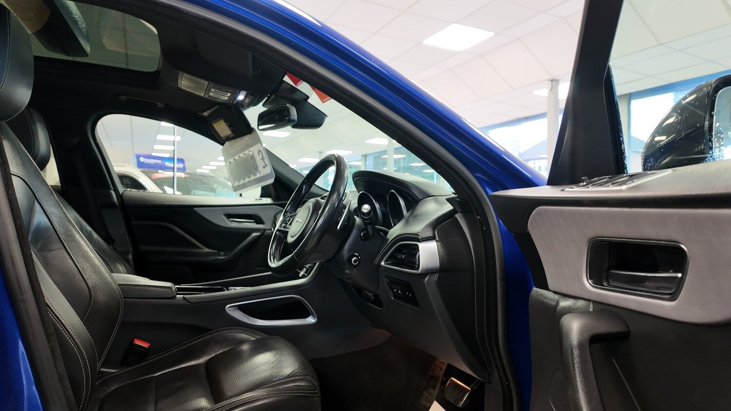 Used Jaguar F-Pace 2017 for sale - 77432568: Photo 11