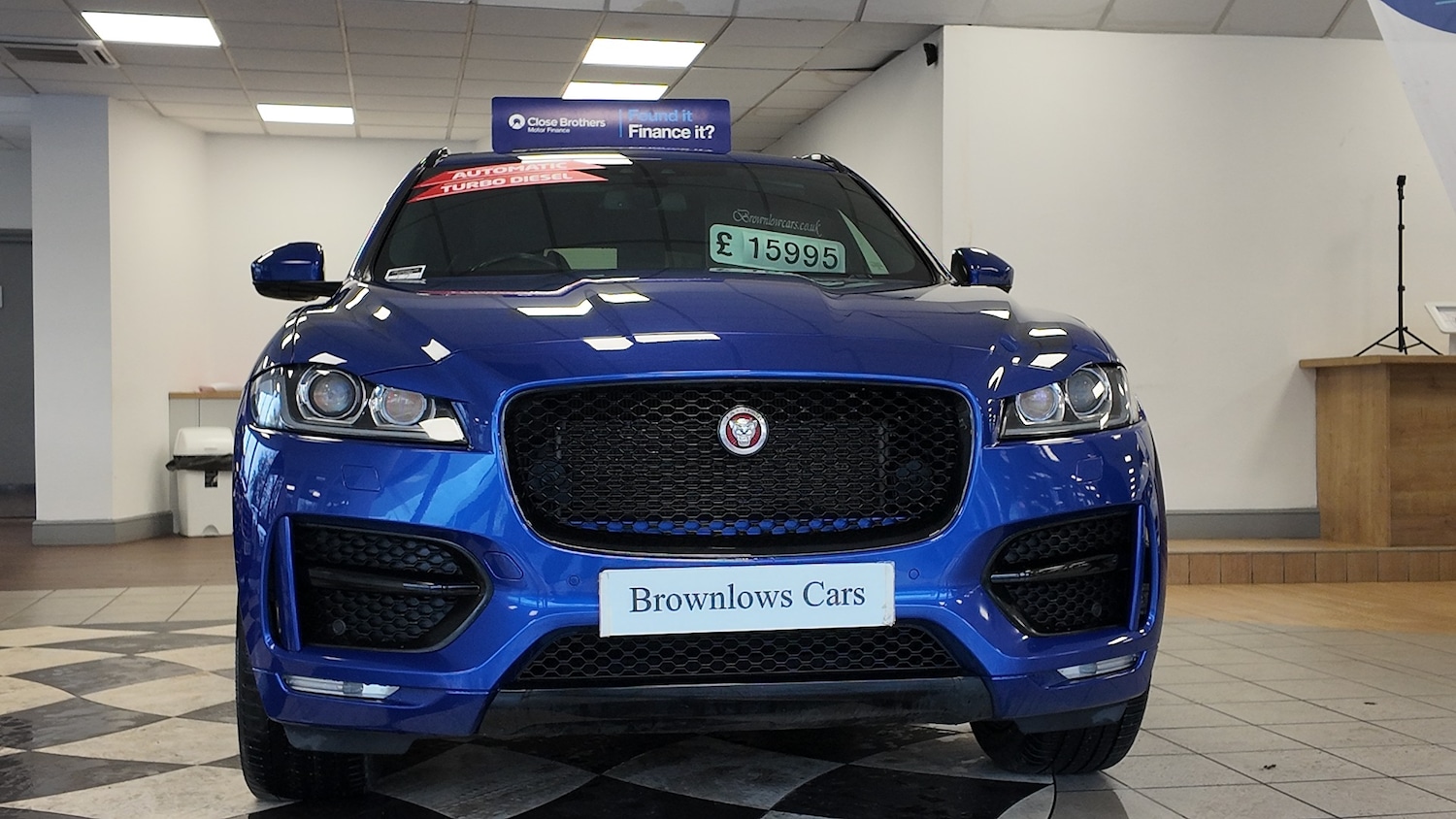 Used Jaguar F-Pace 2017 for sale - 77432568: Photo 2