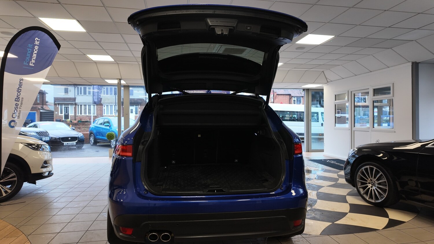 Used Jaguar F-Pace 2017 for sale - 77432568: Photo 35