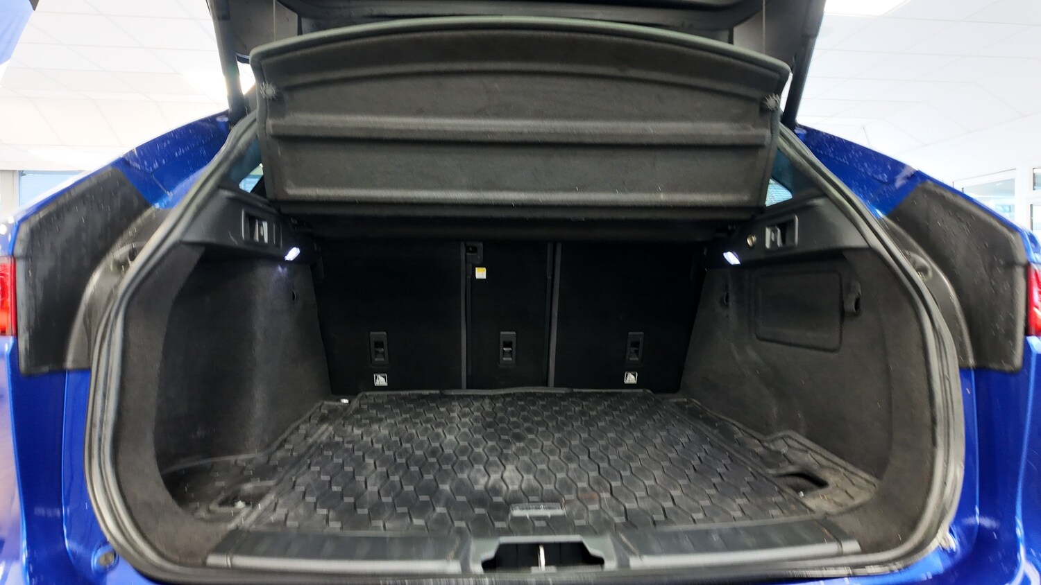 Used Jaguar F-Pace 2017 for sale - 77432568: Photo 36