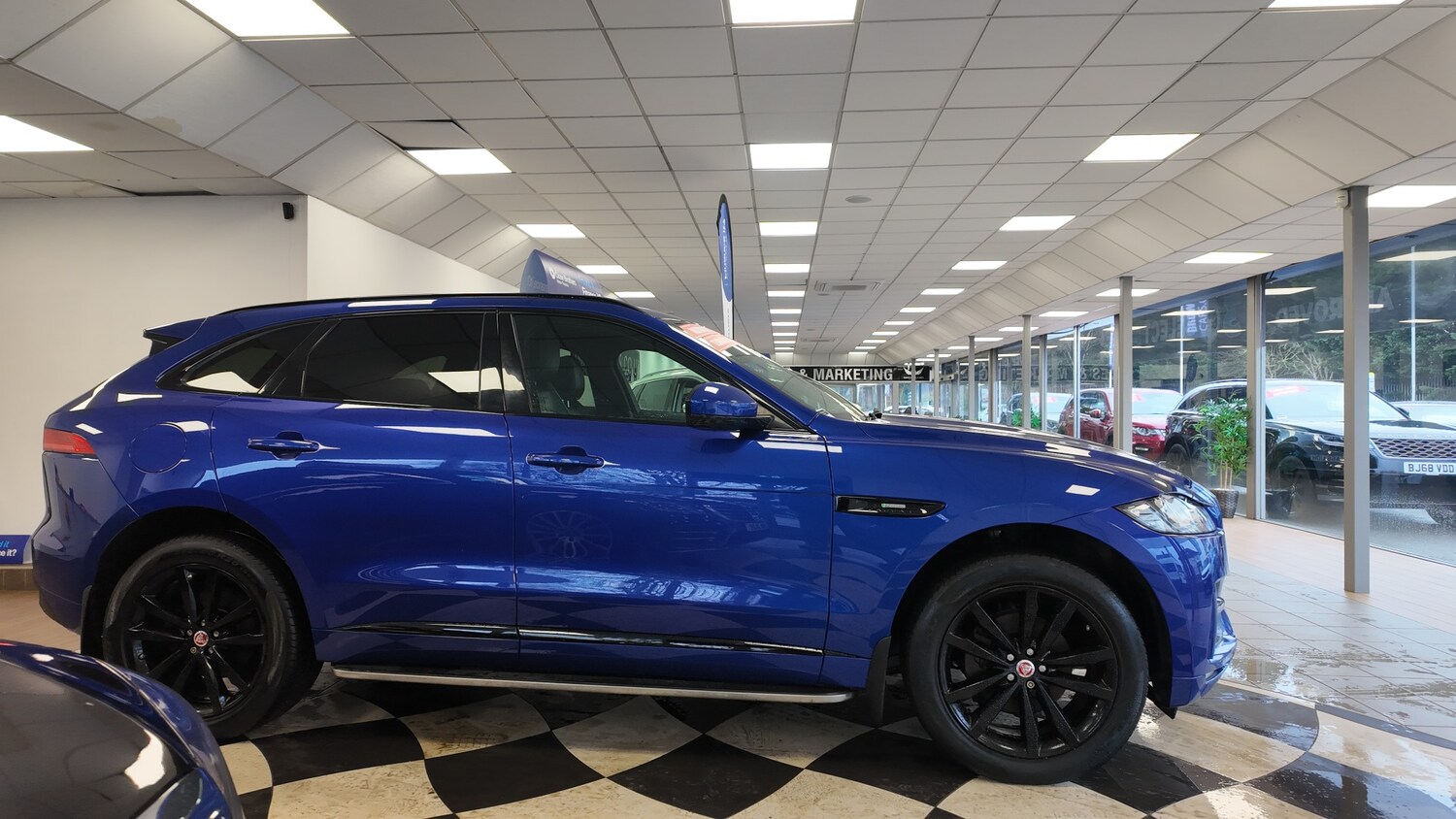 Used Jaguar F-Pace 2017 for sale - 77432568: Photo 6