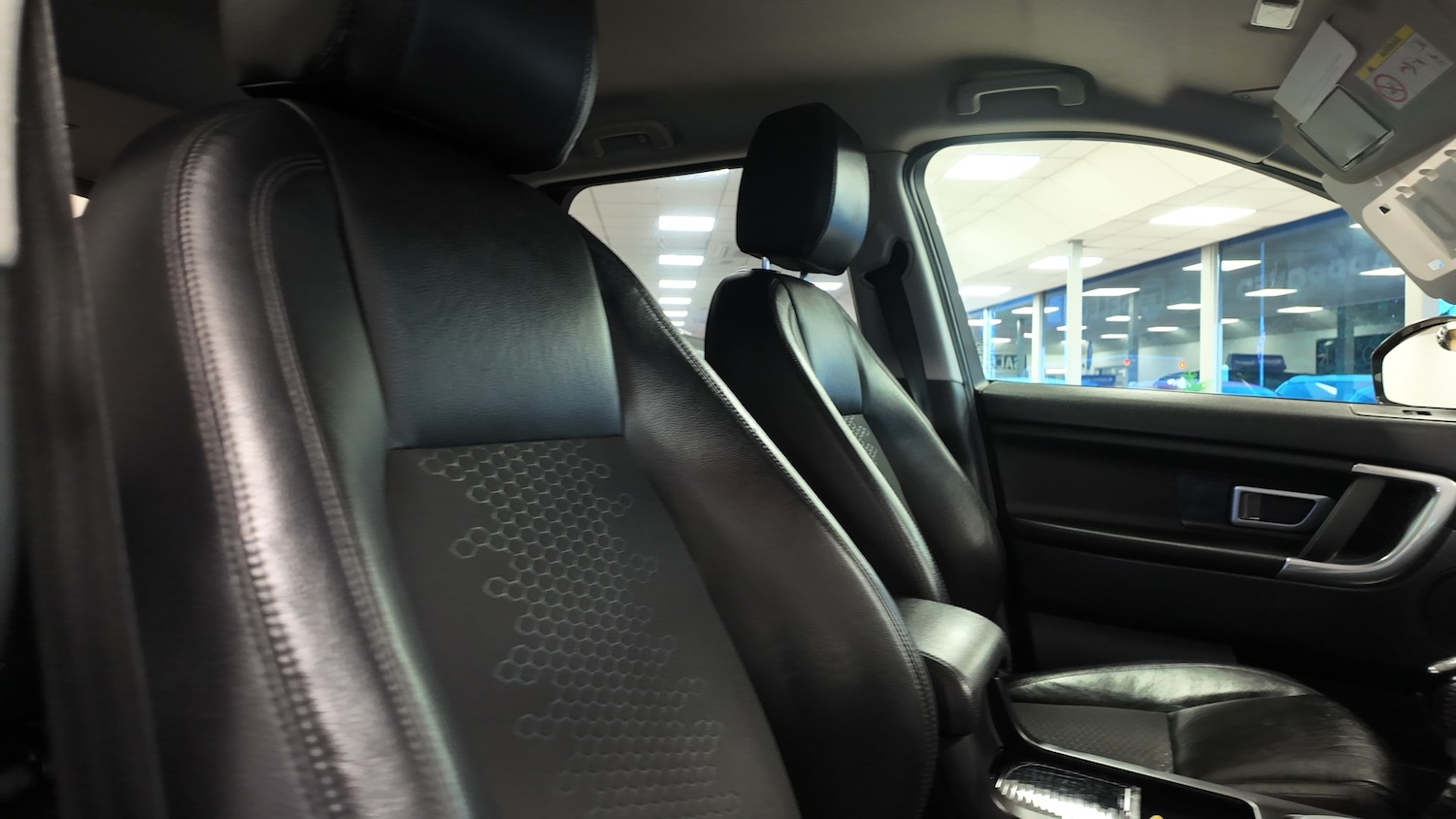 Used Land Rover Discovery Sport 2015 for sale - 76796180: Photo 12