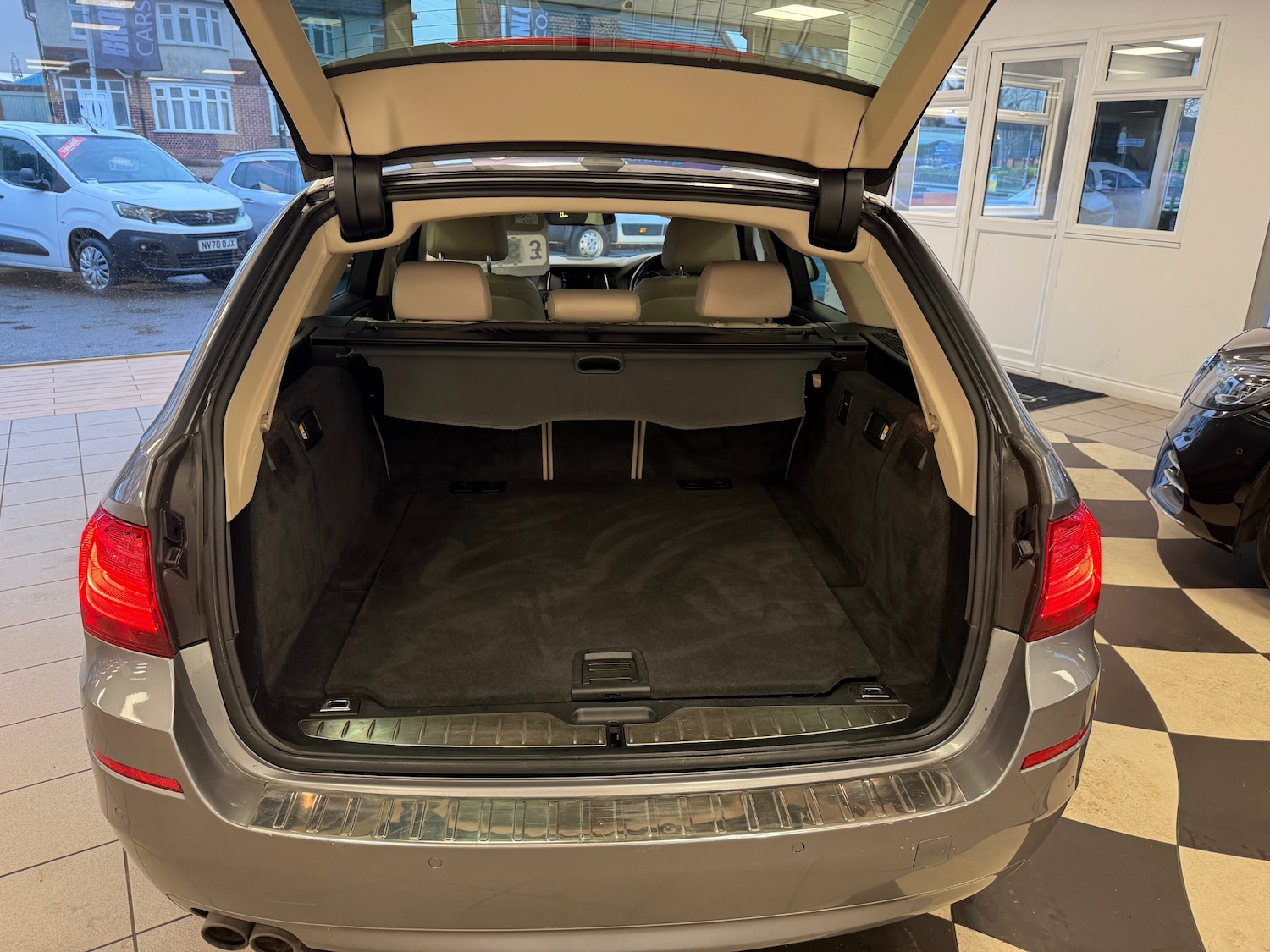 Used BMW 5 Series 2014 for sale - 77296592: Photo 19