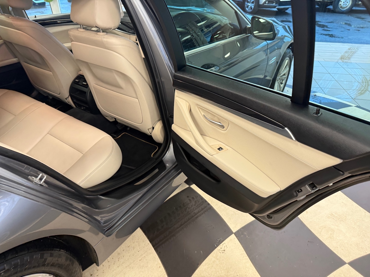 Used BMW 5 Series 2014 for sale - 77296592: Photo 22