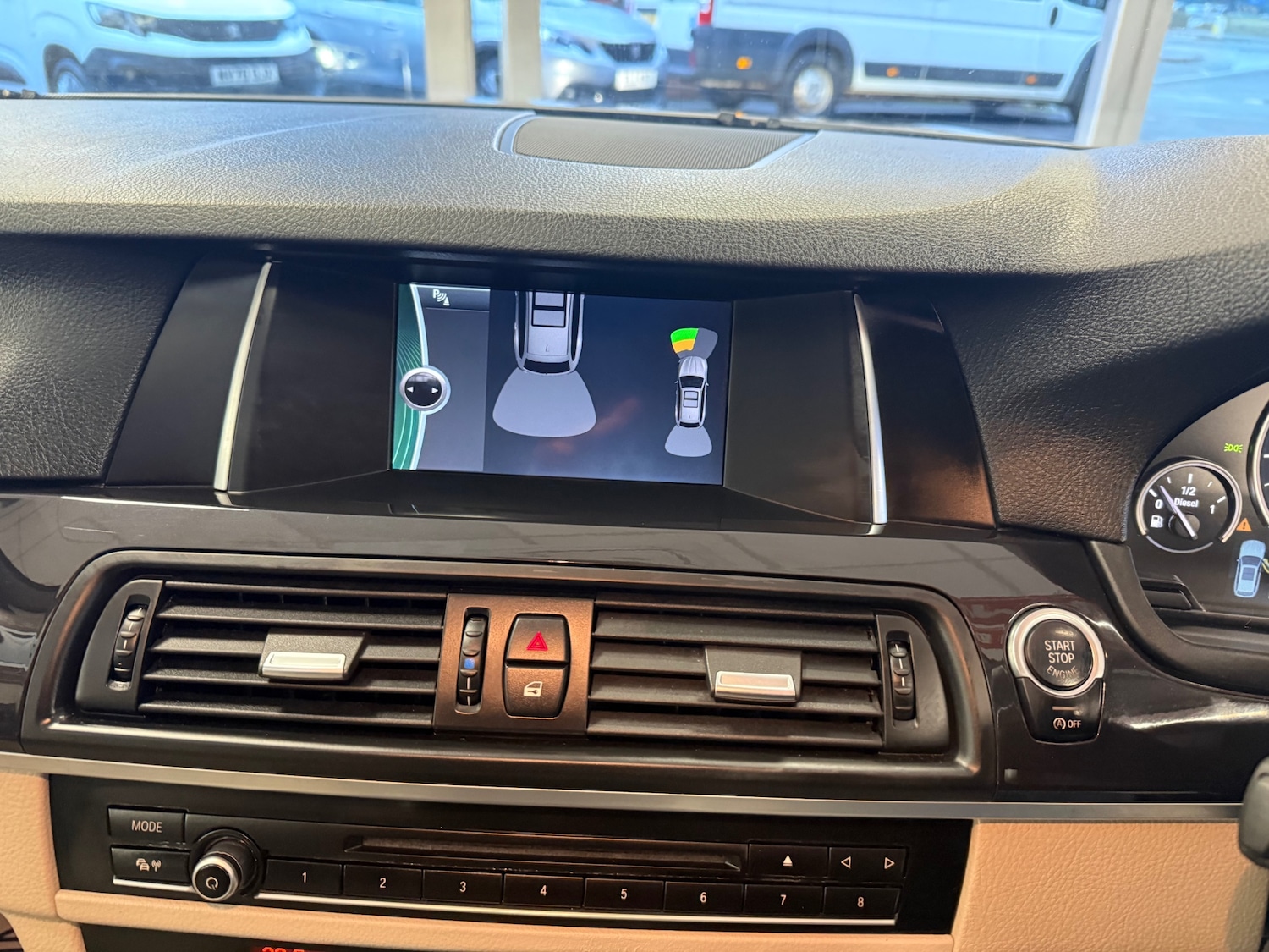 Used BMW 5 Series 2014 for sale - 77296592: Photo 38