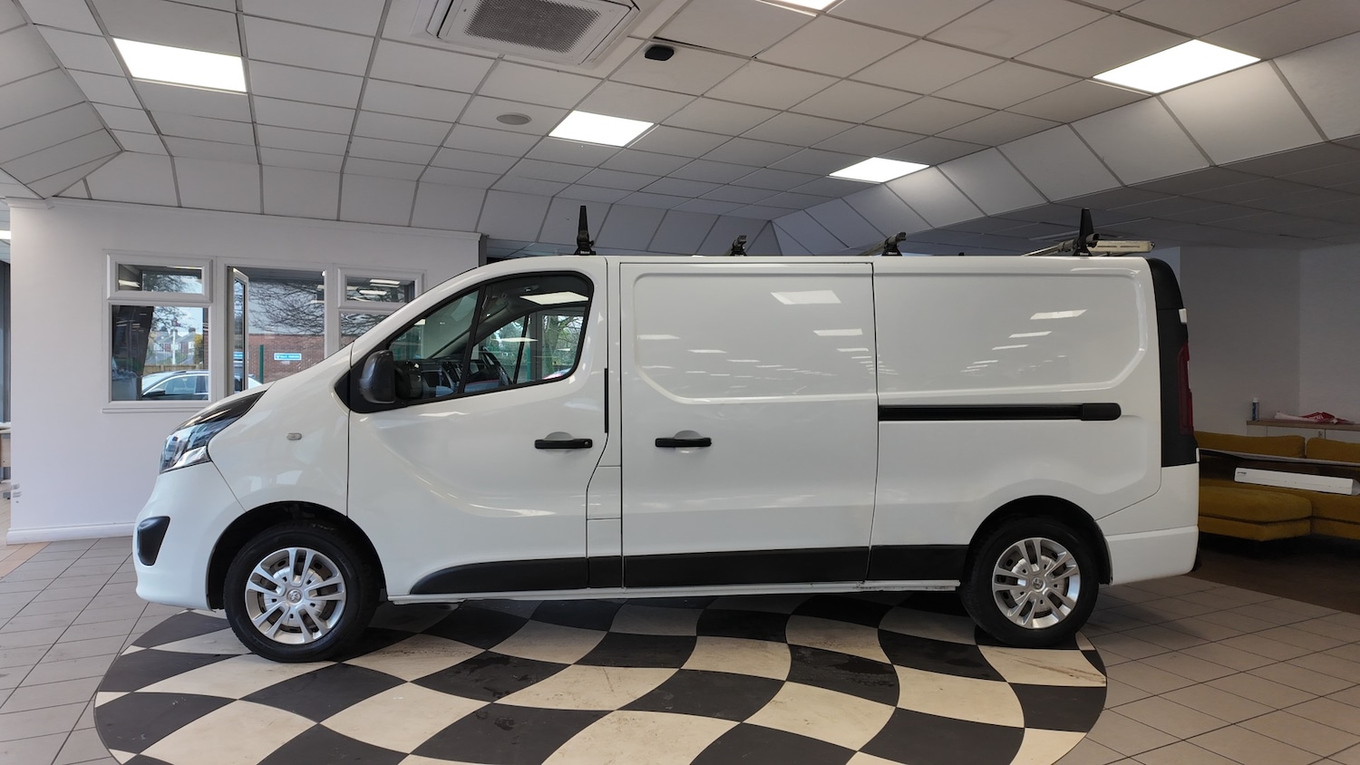 Used Vauxhall Vivaro 2018 for sale - 76791817: Photo 4