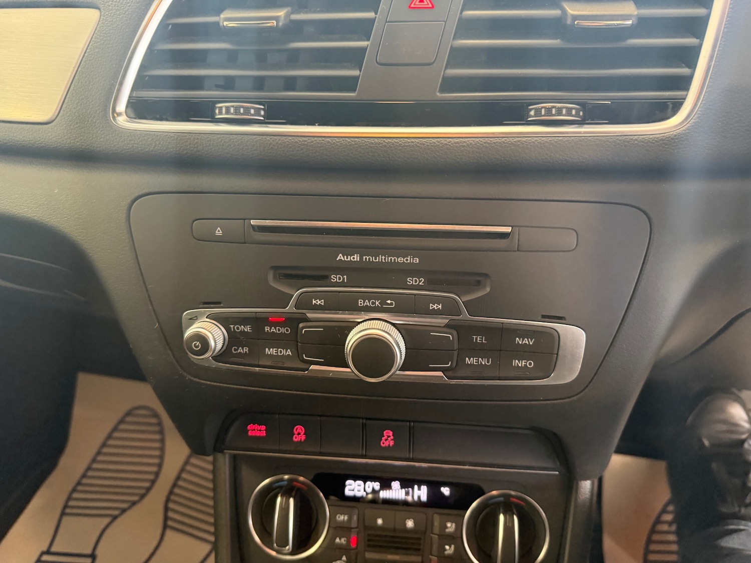 Used Audi Q3 2016 for sale - 77675775: Photo 27