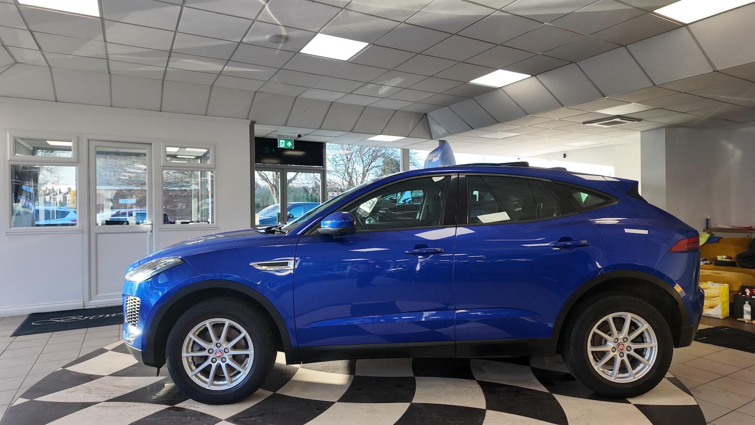Used Jaguar E-Pace 2019 for sale - 76893071: Photo 4
